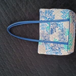 Retired Vera Bradley Santiago Glenna Pattern. Size: Large